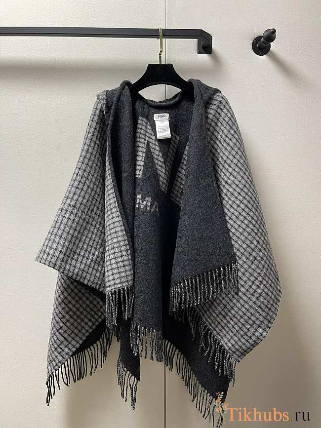 Fendi Poncho With Hood Grey 140x160cm - 1