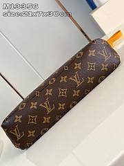 Louis Vuitton LV Soft Travel Pouch Yellow 30x21x7.5cm - 5