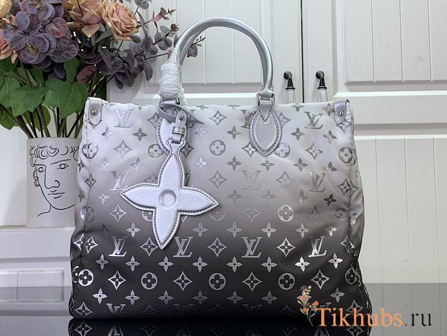 Louis Vuitton LV OnTheGo MM Frost 35x27x14cm - 1