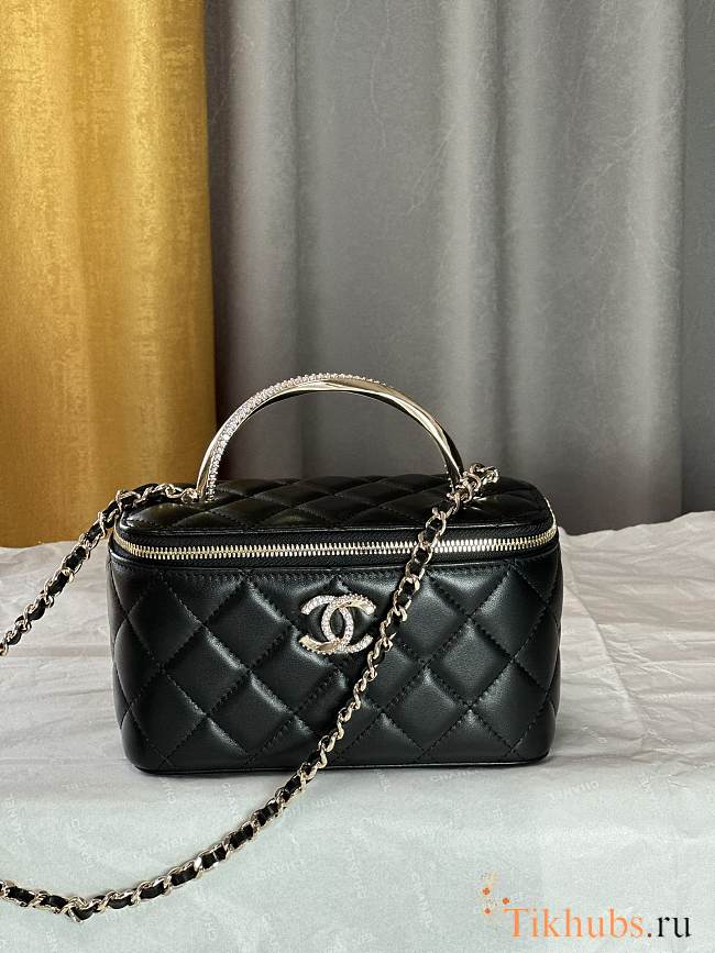 Chanel Vanity Top Handle Lambskin Black 17cm - 1