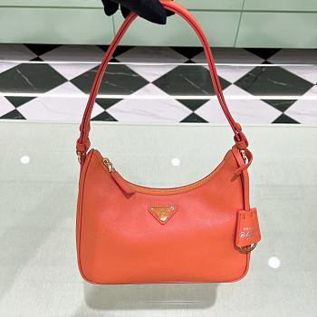 Prada Re-Edition 2005 Hobo Saffiano Orange 22x18x6cm