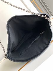 Givenchy Voyou Medium Leather Shoulder Bag Black 36.5x27x32cm - 4