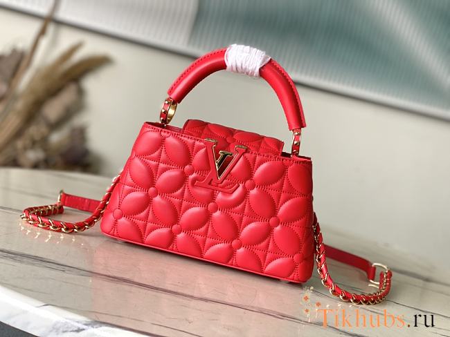 Louis Vuitton LV Capucines East-West Mini Red 22x12x8cm - 1