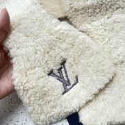 Louis Vuitton Only LV Mini Comfy White Scarf 70x13cm - 3