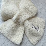 Louis Vuitton Only LV Mini Comfy White Scarf 70x13cm - 2