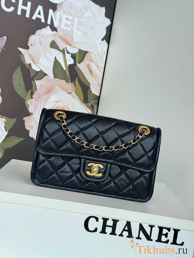 Chanel Flap Bag Lambskin Gold Navy Blue 24.5x15.5x7cm - 1