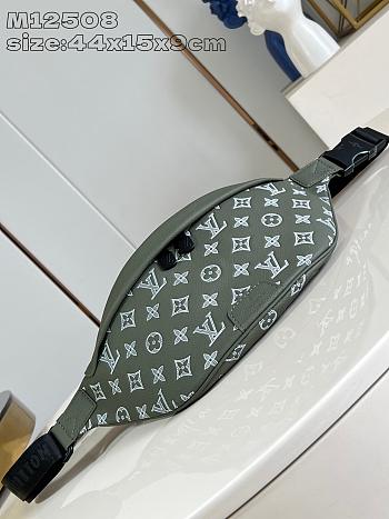 Louis Vuitton LV Discovery Bumbag Olive Green 44x15x9cm