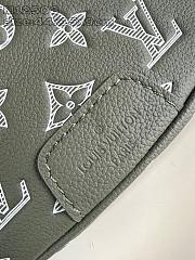 Louis Vuitton LV Discovery Bumbag Olive Green 44x15x9cm - 4