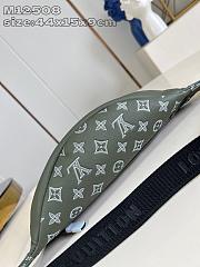 Louis Vuitton LV Discovery Bumbag Olive Green 44x15x9cm - 2