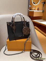 Louis Vuitton LV Onthego PM Black 25cm - 1