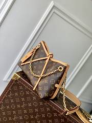 Louis Vuitton LV Carryall BB Bag Monogram 26x10x17cm - 3