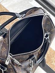 Louis Vuitton LV Speedy Soft 30 Dark Black Monogram 30x21x17cm - 4