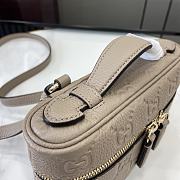 Gucci GG Emblem Super Mini Bag Taupe 20x12x6cm - 3