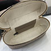 Gucci GG Emblem Super Mini Bag Taupe 20x12x6cm - 2