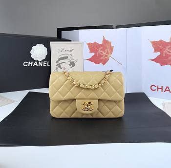 Chanel Flap Bag Beige Lambskin Gold 20cm