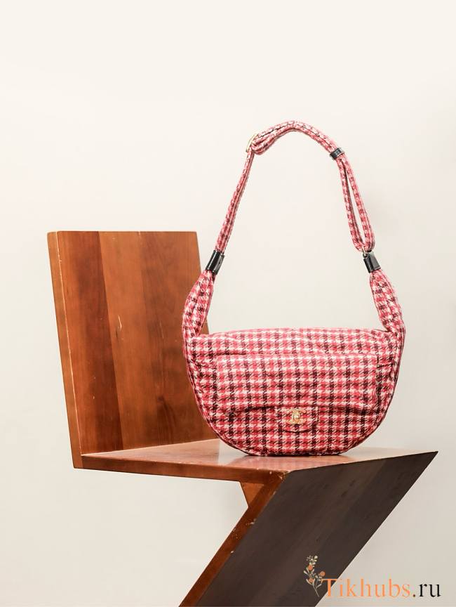 Chanel Large Hobo Bag Tweed Red White 18x30x8cm - 1