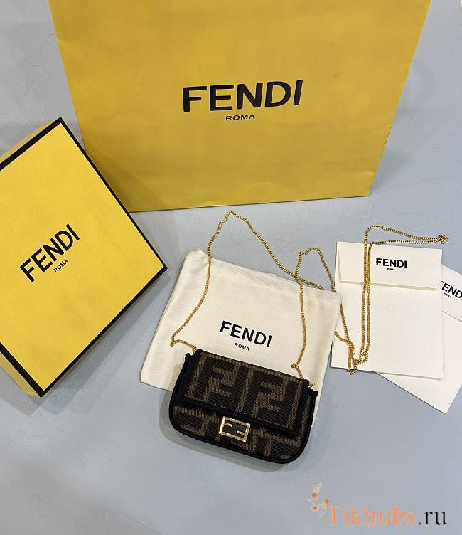 Fendi Nano Baguette Bag 10x2x7cm - 1