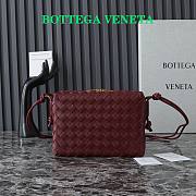 Bottega Veneta Small Loop Camera Bag Red Wine 22x15.5x9cm - 1