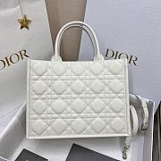 Dior Medium Book Tote White Macrocannage Calfskin 36.5 x 28 x 17.5 - 2