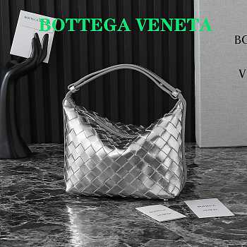 Bottega Veneta Mini Wallace Shoulder Bag Silver 20x13x9.5cm