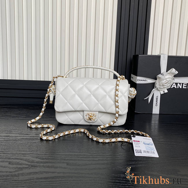 Chanel Flap Bag With Top Handle White 22x23.5x6cm - 1