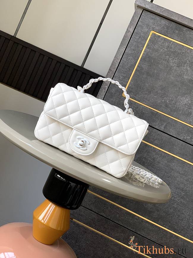 Chanel Top Handle Bag White Lambskin 20x12.5x6cm - 1