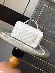 Chanel Top Handle Bag White Lambskin 20x12.5x6cm - 3