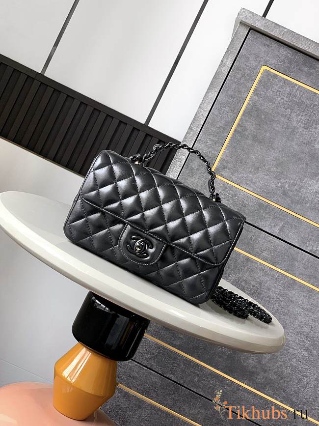 Chanel Top Handle Bag Black Lambskin 20x12.5x6cm - 1