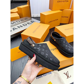 Louis Vuitton LV Aspen Platform Clogs Black