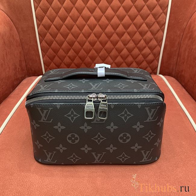 Louis Vuitton LV Toiletry Bag Monogram Black 24x13x13cm - 1