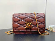 Louis Vuitton LV Wallet On Chain GO-14 Brown 20x12x5cm - 1