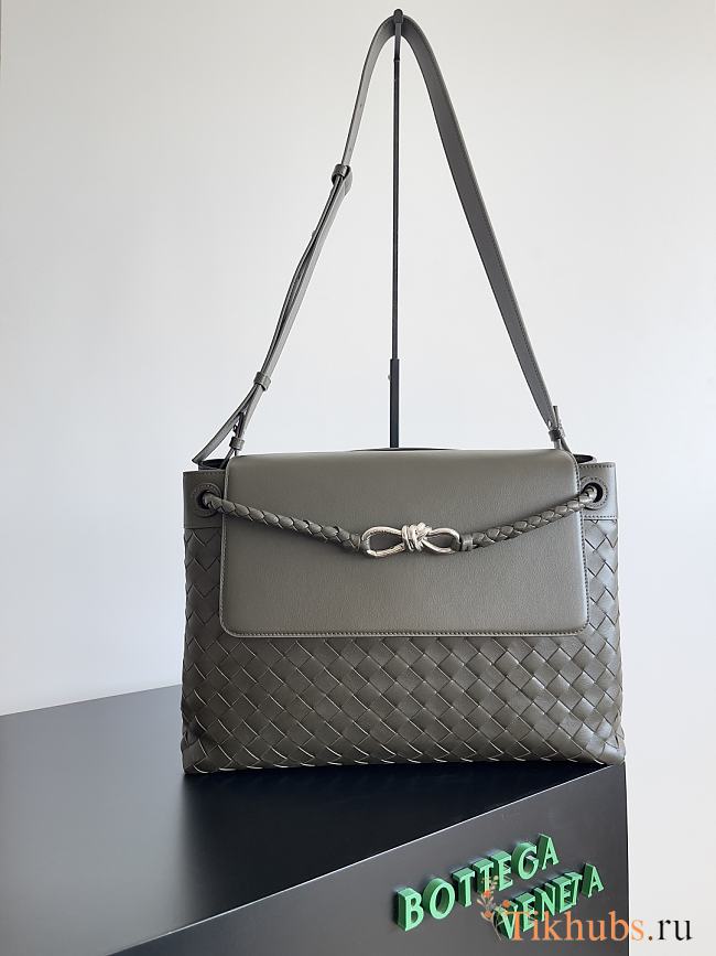 Bottega Veneta Medium Andiamo Messenger Khaki Green 37x26x13cm - 1