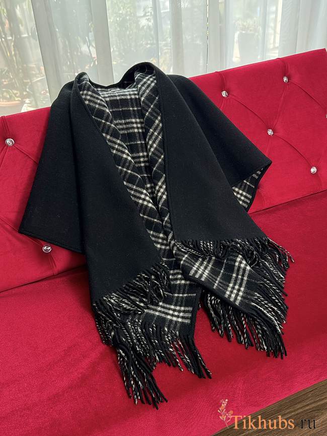 Burberry Black Scarf 130x130cm - 1