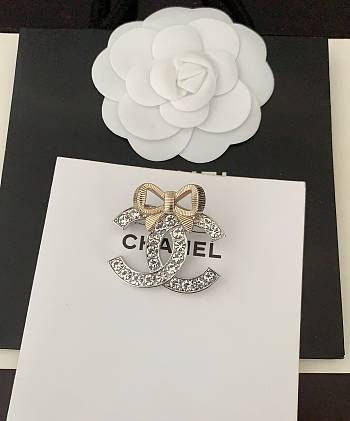 Chanel Brooch 20