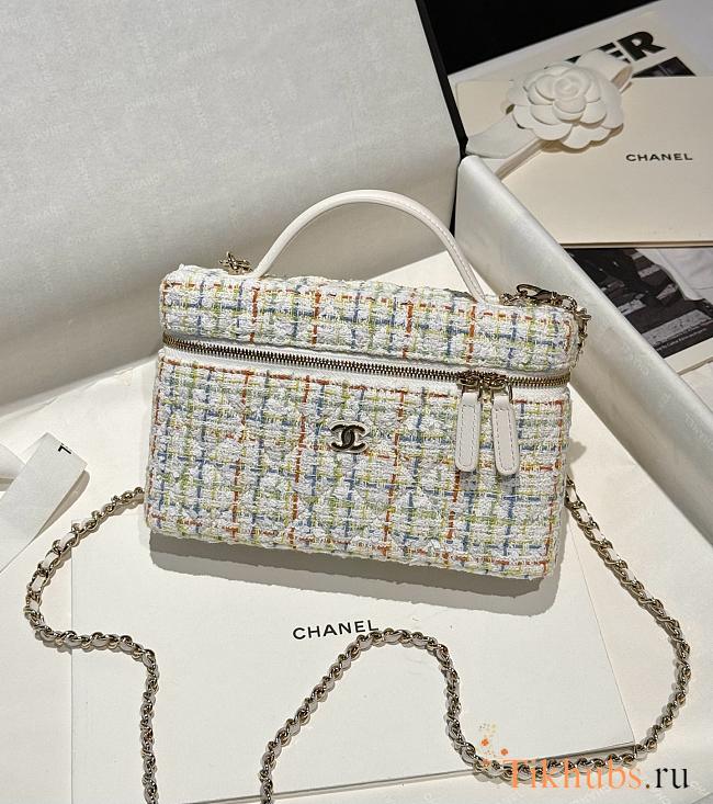 Chanel 25C Vanity Case White Tweed 17x19.5x5.5cm - 1