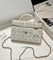 Chanel 25C Vanity Case White Tweed 17x19.5x5.5cm - 1