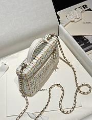 Chanel 25C Vanity Case White Tweed 17x19.5x5.5cm - 5