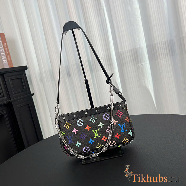 Louis Vuitton LV x TM Pochette Black Accessoires 22x13x4cm - 1