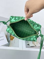 Bottega Veneta Loop Bag Green Metallic 25x15x8cm - 5