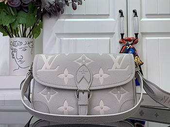 Louis Vuitton LV Diane Bag Grey 24x15x9cm