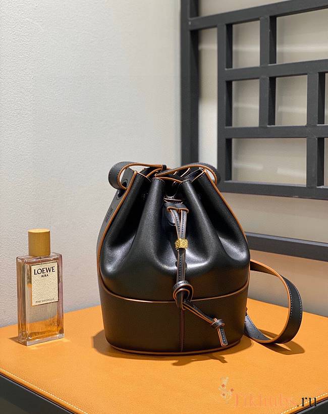 Loewe Balloon Bag Leather Bucket Black 25x18x13.5cm - 1