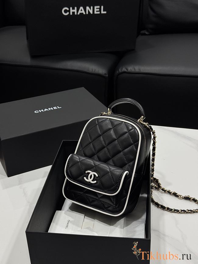 Chanel 25p Backpack Black Lambskin 18x13x9cm - 1