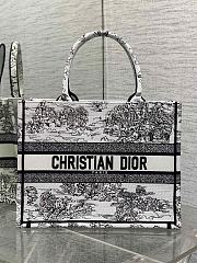 Dior Medium Book Tote White Black Toile de Jouy Scotland 36x18x28cm - 1