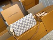 LV Pochette White 21x13x3cm - 2