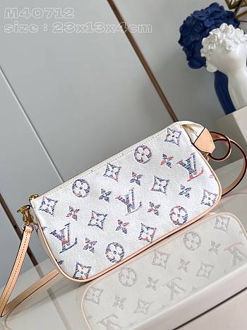 Louis Vuitton LV Pochette Accessoire White 23.5x13.5x4cm