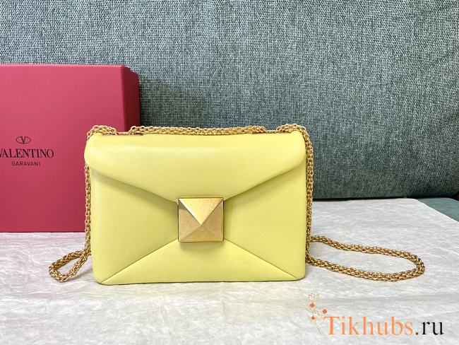 Valentino Garavani One Stud Yellow Bag 19x14x11cm - 1