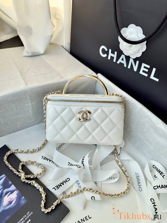 Chanel Vanity Top Handle Lambskin White 17cm - 1