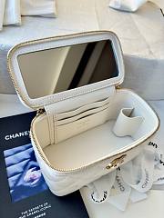 Chanel Vanity Top Handle Lambskin White 17cm - 6