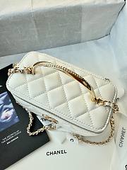 Chanel Vanity Top Handle Lambskin White 17cm - 3