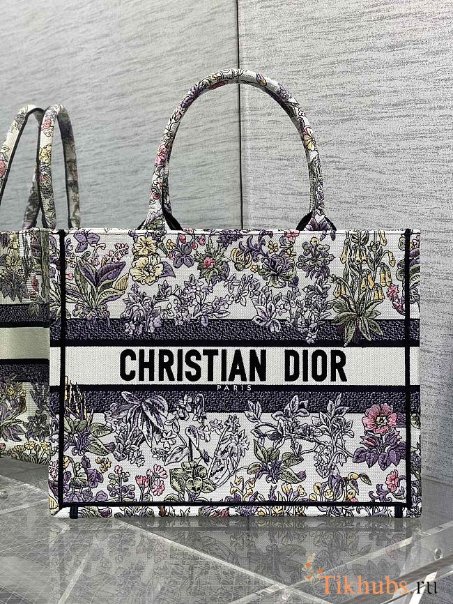 Dior Medium Book Tote Embroidery Multicolor 36x18x28cm - 1